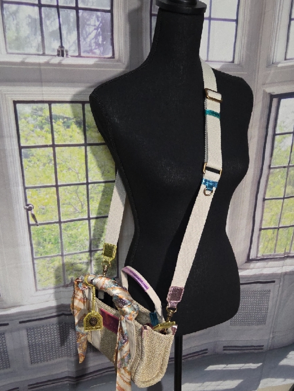 Kurt Geiger Cream Straw Mini Tote with Pink Metallic Logo and Gold Charm - Picture 4 of 8